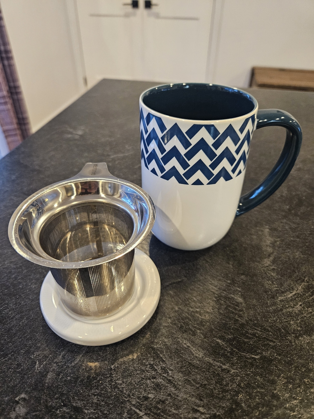 Geometric Pattern Davidstea Mug - Picture 2 of 3